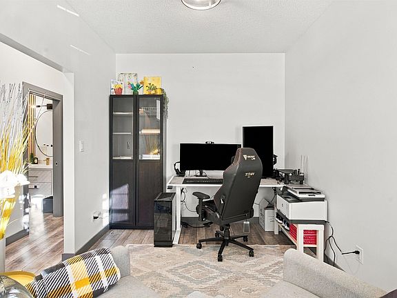 4th image of 20746 96a Ave NW