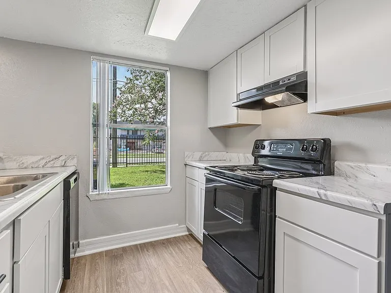Winford Place Apartments — Photo 56