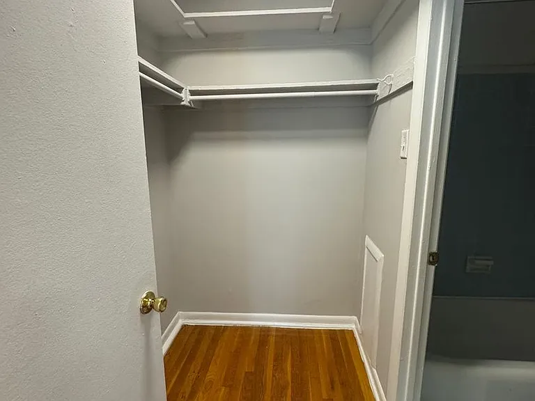 1111 D St NE — Photo 15