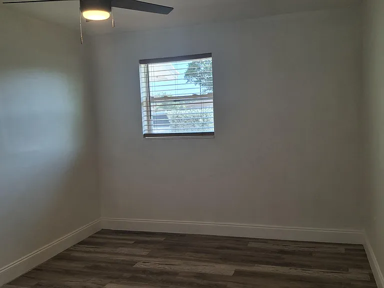 1097 Wilkinson Rd #B — Photo 14
