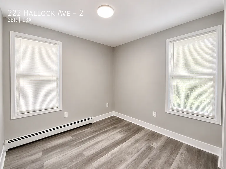 222 Hallock Ave #2 — Photo 4