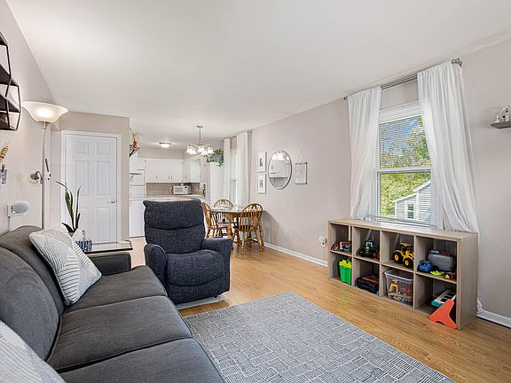 5th image of 1637 Hanchett Ave NW