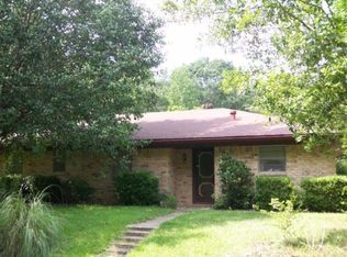 399 Fannin St, Center, TX 75935