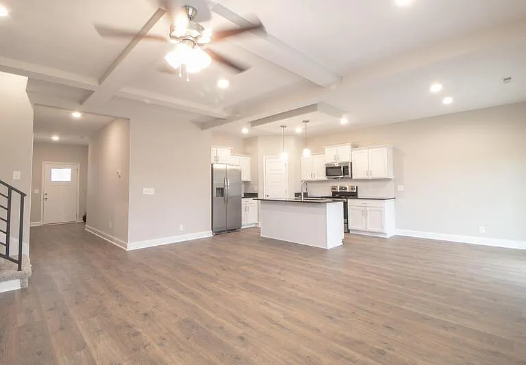 2114 Ireland Way — Photo 4