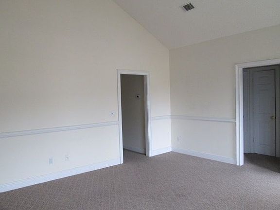 3rd image of 2702 Woodland Dr