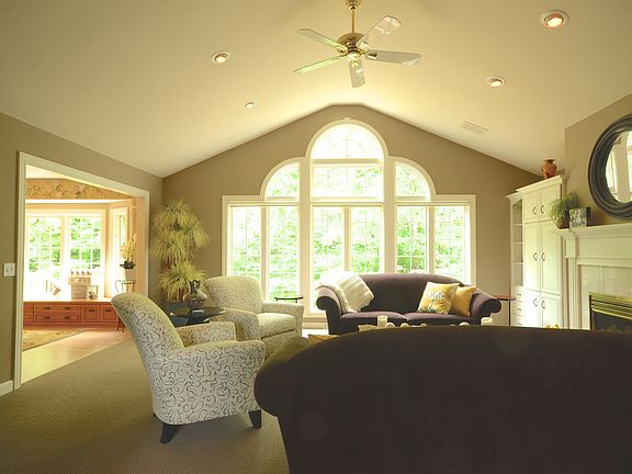 3rd image of 230 Regal Ct SW