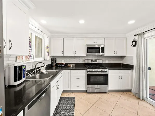 1183 Mountain Ln, Upland, CA 91784