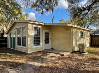 110 N Nursery Rd #B, Leesburg, FL 34748