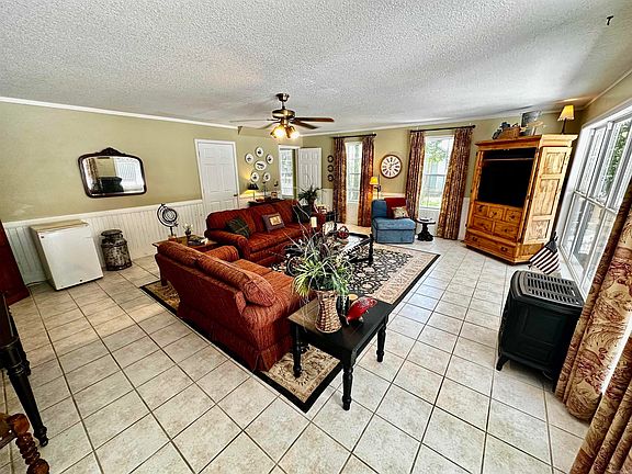 3rd image of 299 Buck Pond Rd