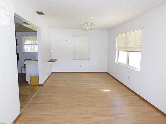 3rd image of 4 Pine St