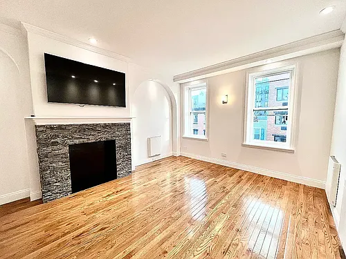 187 Meserole St #3R Photo 1