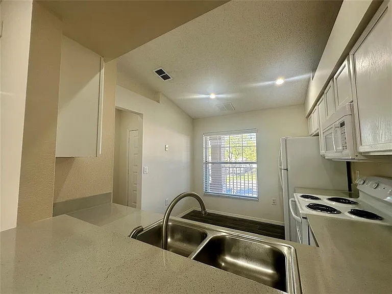 13348 Fairway Glen Dr #202 — Photo 4