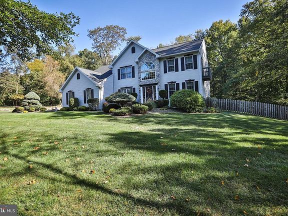 5th image of 42 Highland Dr