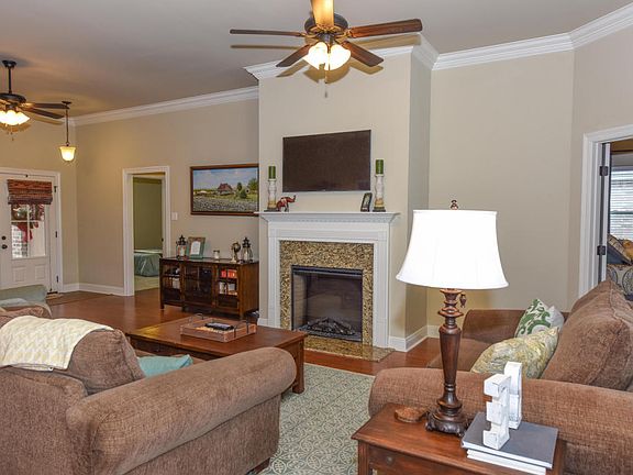 4th image of 124 Village View Dr