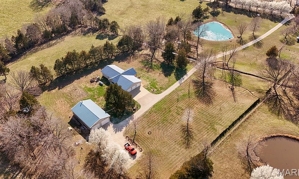 1st image of 105 Rohrer Rd