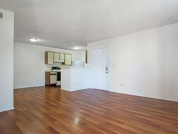 3rd image of 2202 Cascades Blvd Unit 104