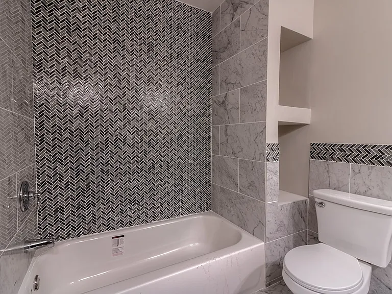 2515 Ingersoll St — Photo 27