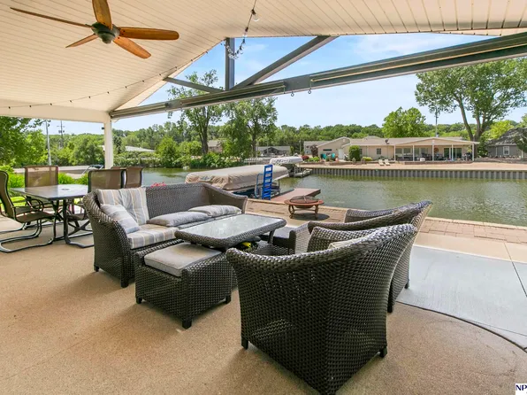 S 44 Poehling Ln, Fremont, NE 68025