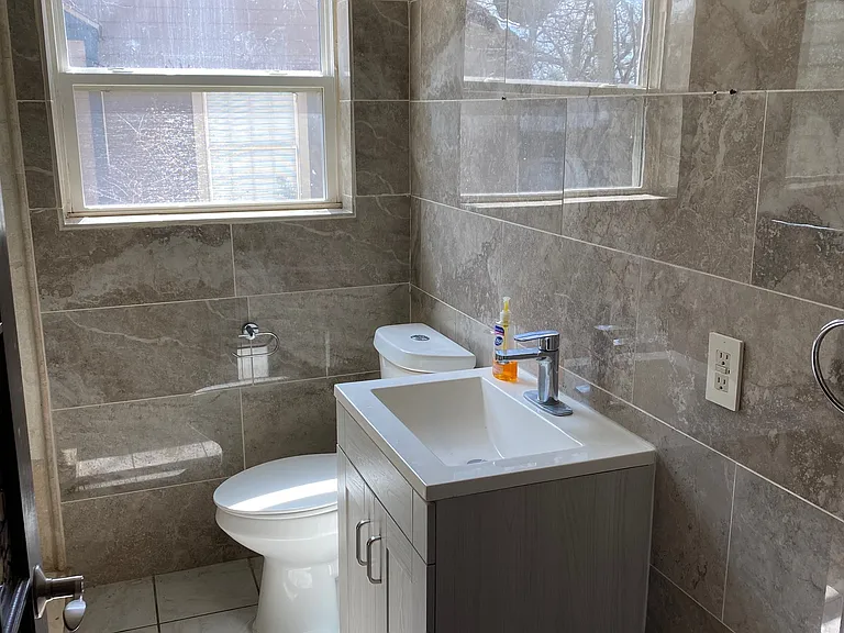 821 Roosevelt St — Photo 23