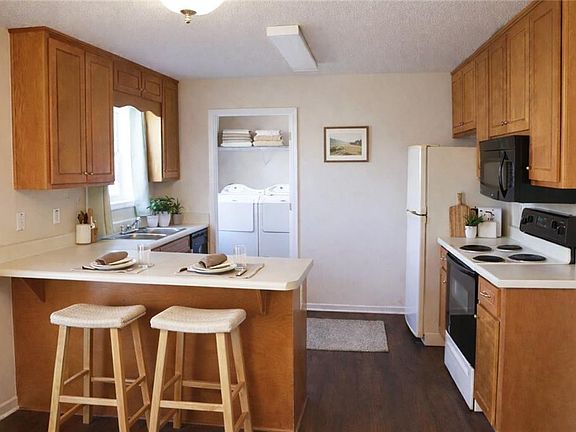 5th image of 5523 Green Cir