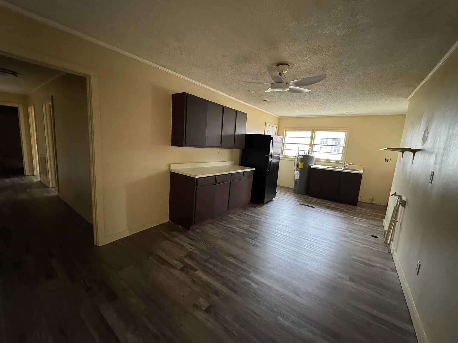 2 bed, 1000 sqft, $795 — Photo 2