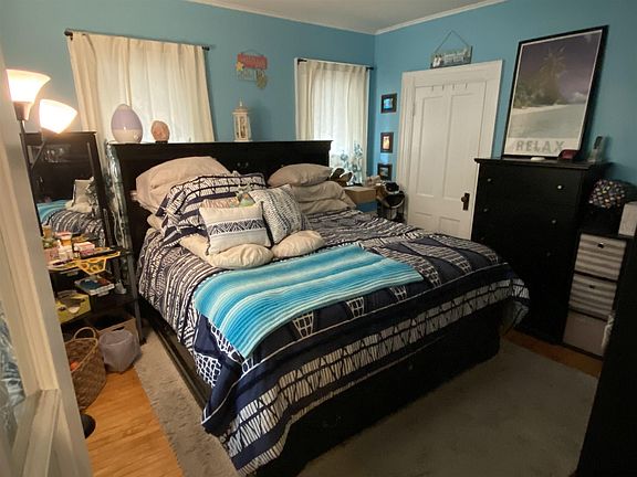 4th image of 37 Grove Ave