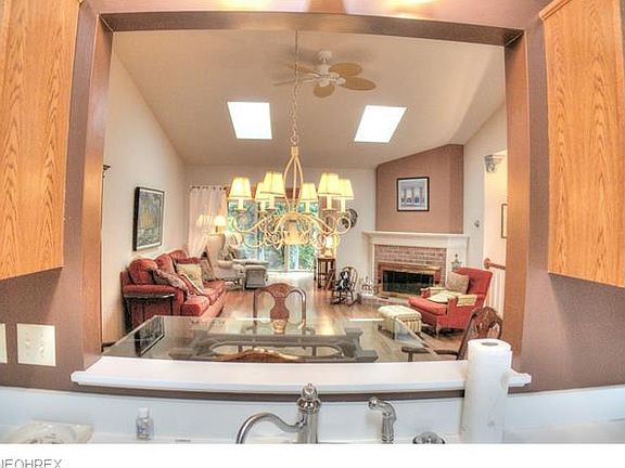 5th image of 1098 Drummond Ct