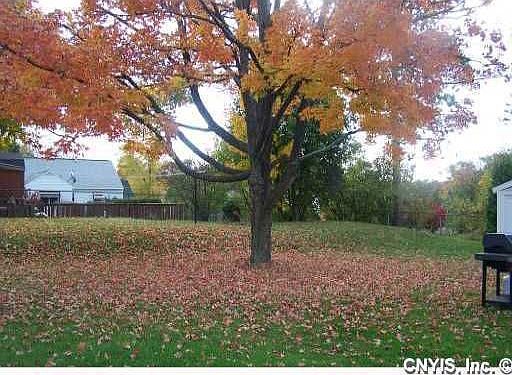 3rd image of 115 Stoney Dr