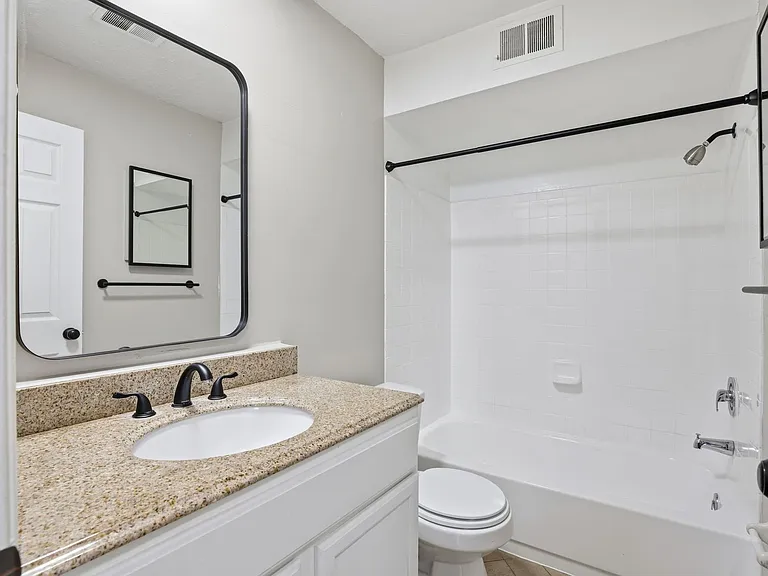 The Lenox Apartment Homes — Photo 65