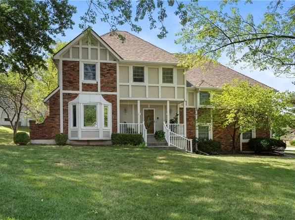 12000 Aberdeen Rd, Leawood, KS 66209