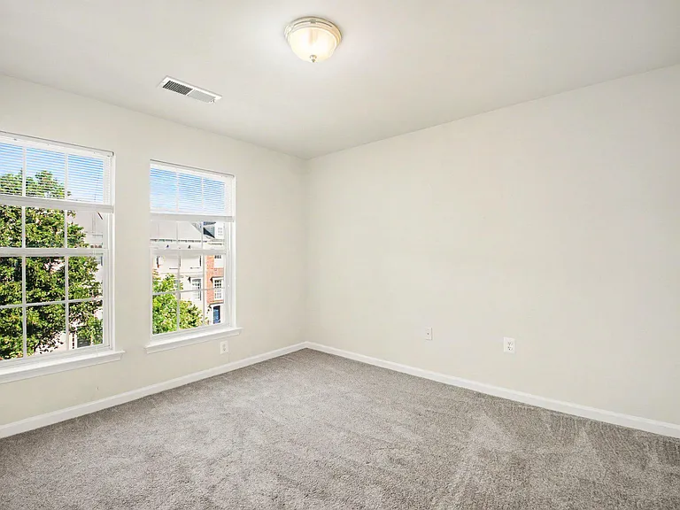 1114 Ellis Ave — Photo 11