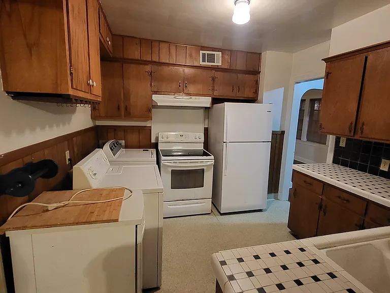 728 Goodman St — Photo 18
