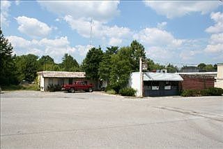 2nd image of 123 Irwin Ave