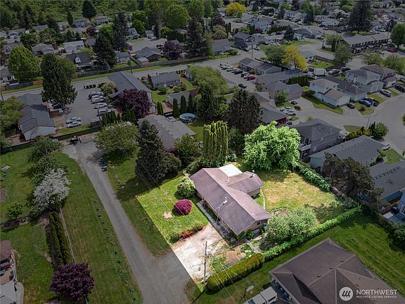 3rd image of 716 Murphy Way