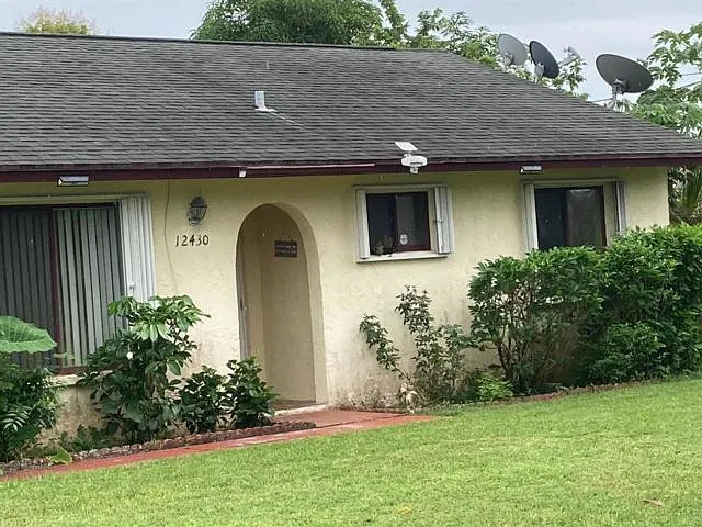 2 bed, 2.0 bath, $2,400 — Photo 4