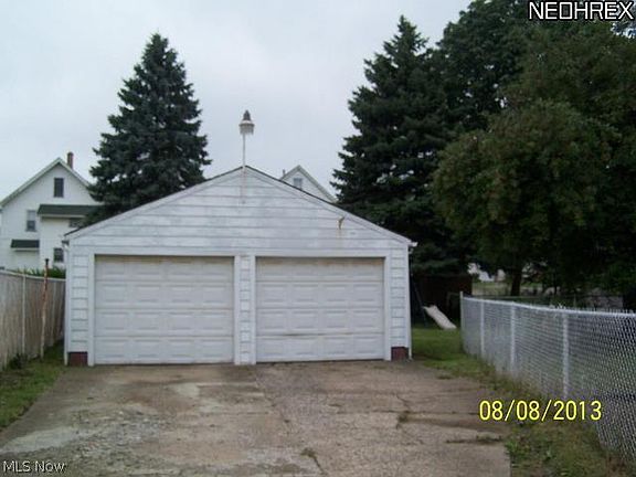 2nd image of 298 E 2nd St