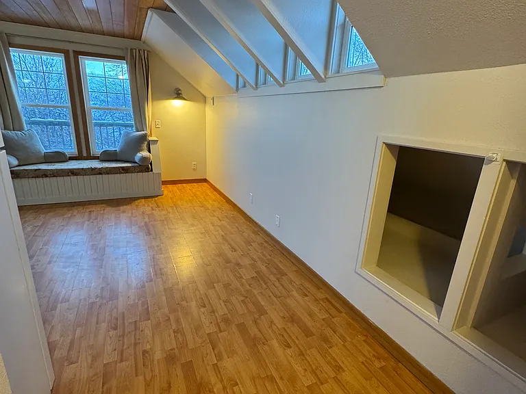 3502 Hanson Rd — Photo 3