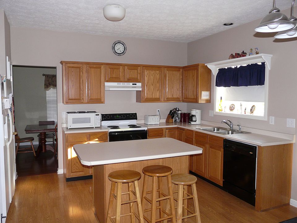 2nd image of 1228 Chestnut River Cross