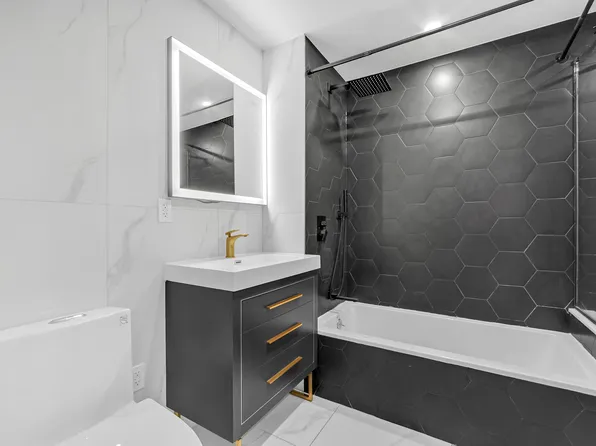 81-07 Kew Gardens Road image 8 of 10