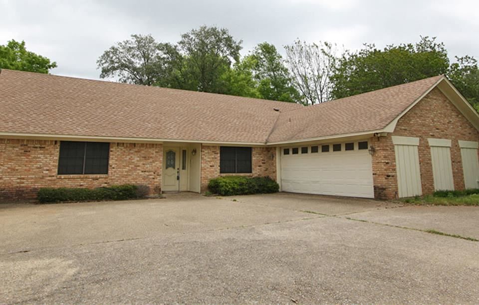 1st image of 109 Villa Dr
