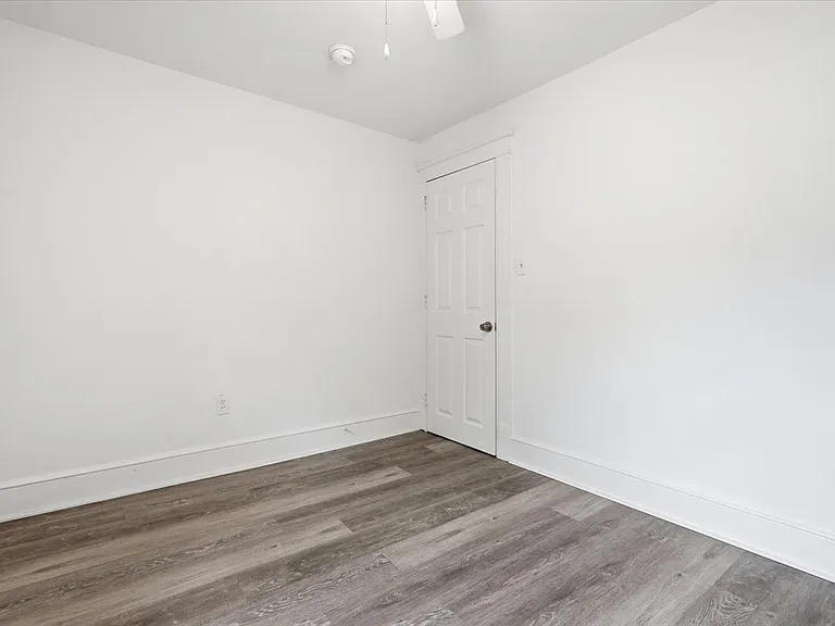64 Penn St — Photo 26