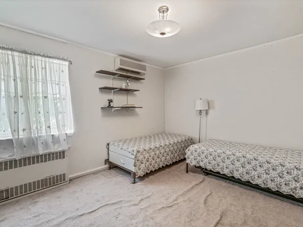 218-27 Sawyer Avenue image 7 of 19