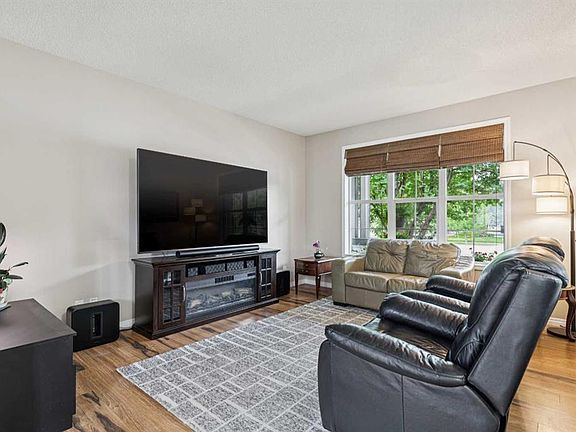 4th image of 1857 N New Brighton Dr SE