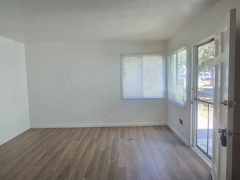 1533 Chalcedony St. — Photo 2