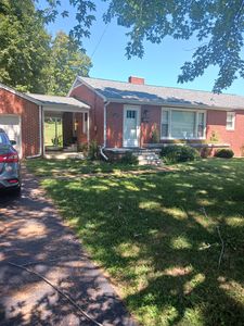 2218 N Greenwood Dr, Johnson City, TN, 37604