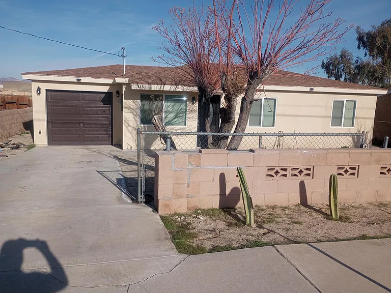 1551 Riverside Dr — Photo 11