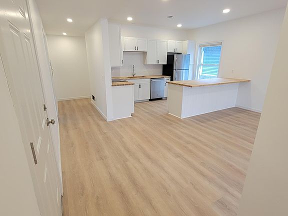 4th image of 91 Prince St #2