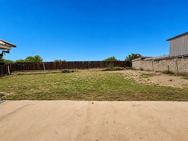 3548 Sauz Dr — Photo 13