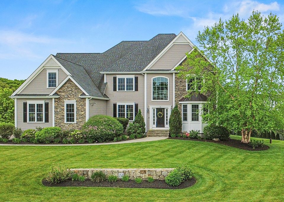 1st image of 14 Amber Dr
