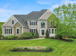 14 Amber Dr, Wrentham, MA 02093